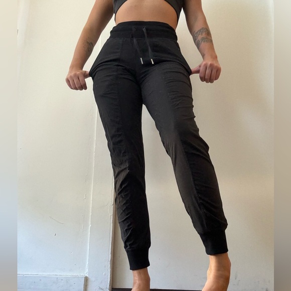Lululemon Pants - 0 - Picture 2 of 4
